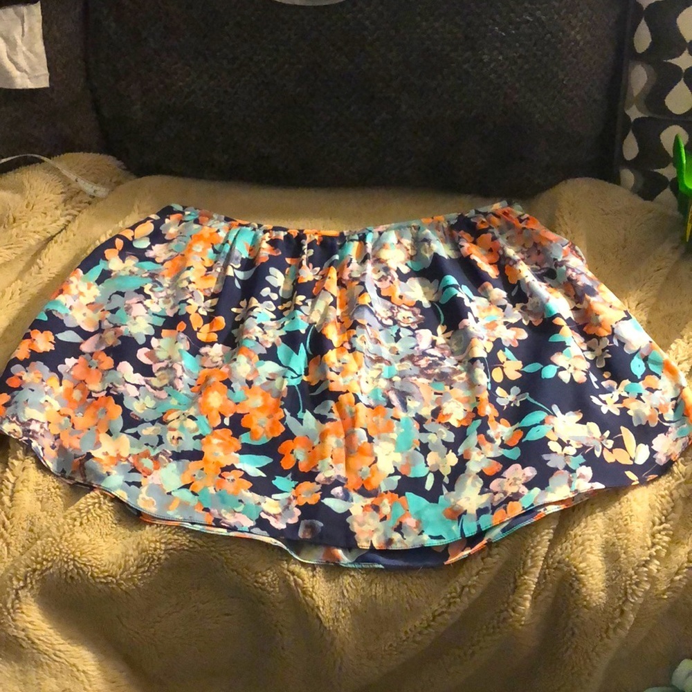 🔹 4 for $30 LC Lauren Conrad Navy Floral Skirt